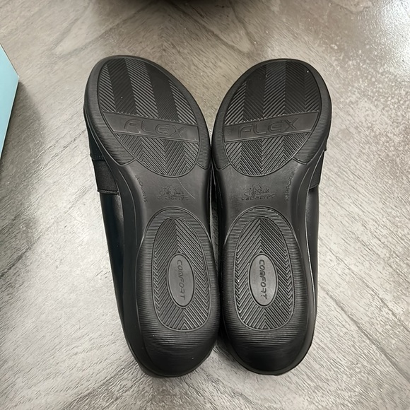 LifeStride Isabelle Wedge Slip-On - Picture 3 of 12